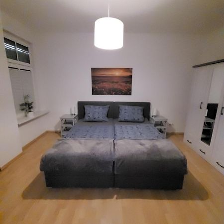 Wohnung In Oberhausen: Zentral & Ruhig, Eigener Eingang 오버하우젠 외부 사진