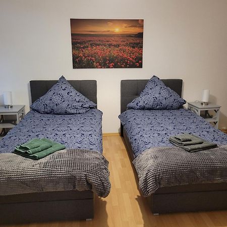 Wohnung In Oberhausen: Zentral & Ruhig, Eigener Eingang 오버하우젠 외부 사진
