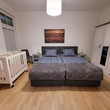 Wohnung In Oberhausen: Zentral & Ruhig, Eigener Eingang 오버하우젠 외부 사진