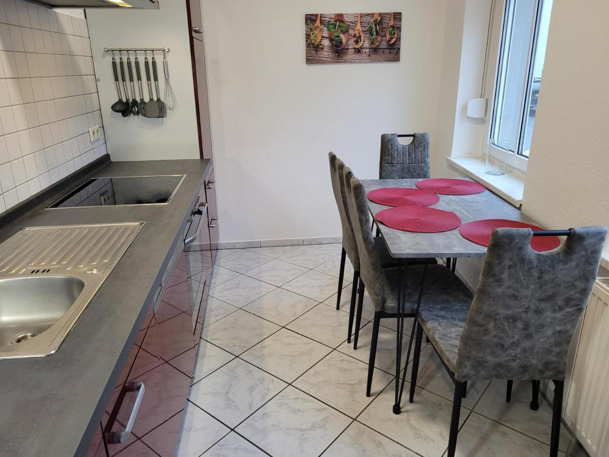 Wohnung In Oberhausen: Zentral & Ruhig, Eigener Eingang 오버하우젠 외부 사진