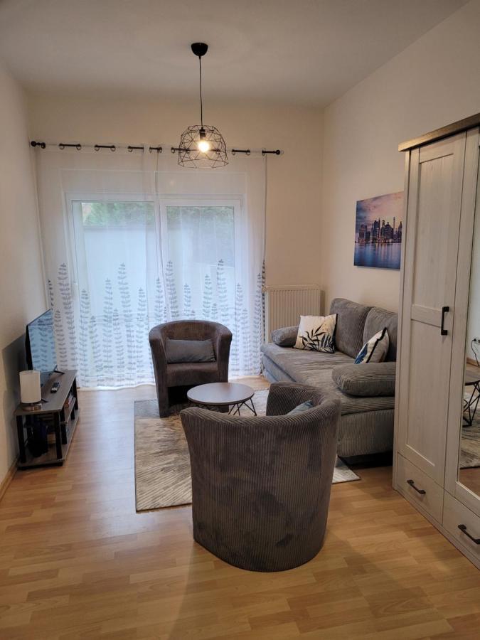 Wohnung In Oberhausen: Zentral & Ruhig, Eigener Eingang 오버하우젠 외부 사진