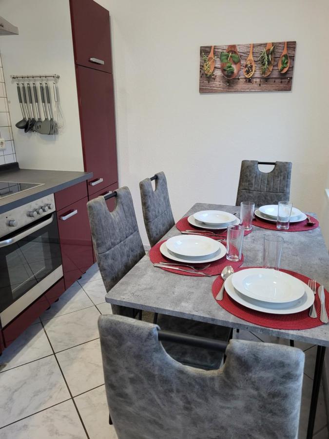 Wohnung In Oberhausen: Zentral & Ruhig, Eigener Eingang 오버하우젠 외부 사진