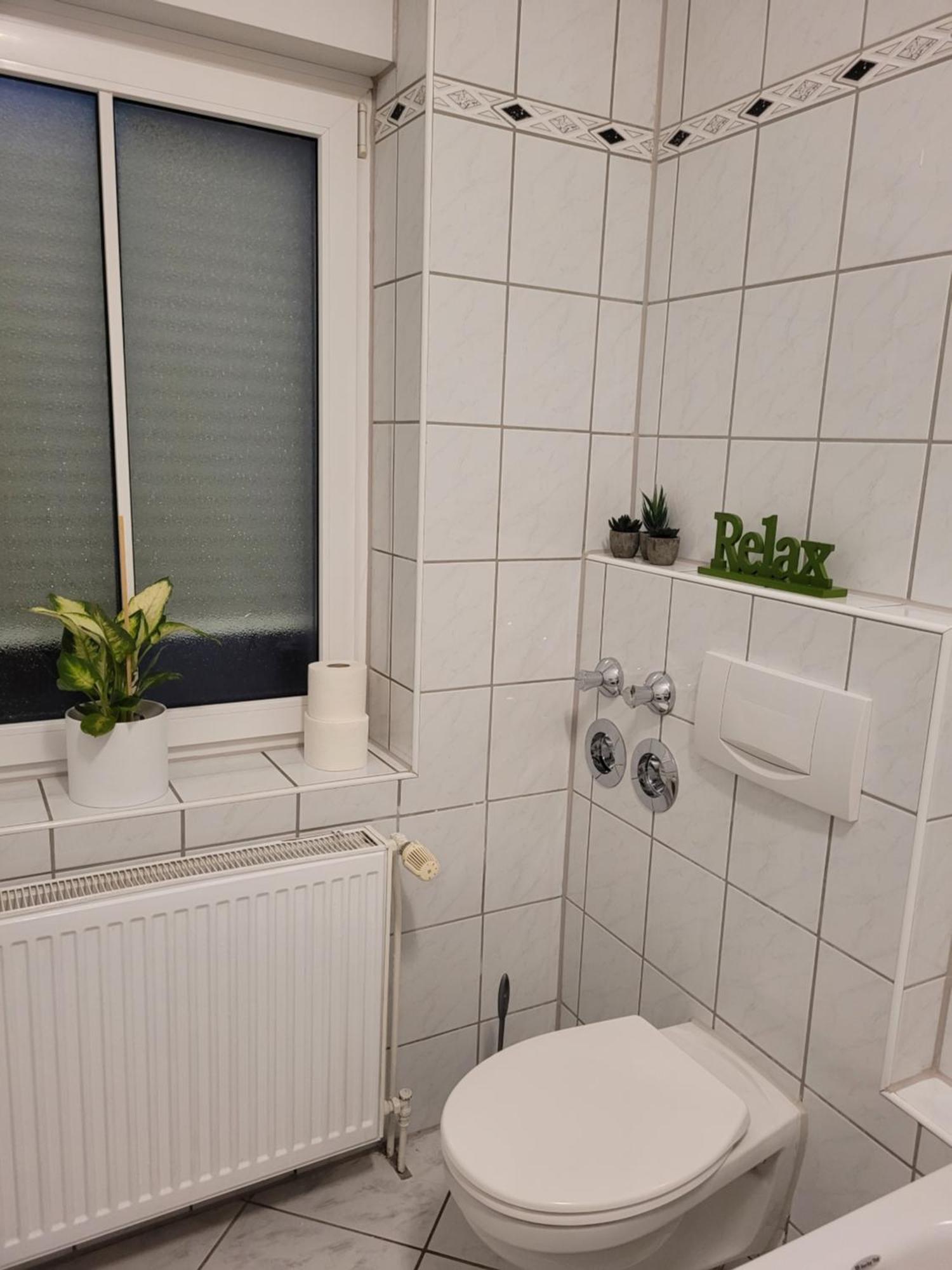 Wohnung In Oberhausen: Zentral & Ruhig, Eigener Eingang 오버하우젠 외부 사진